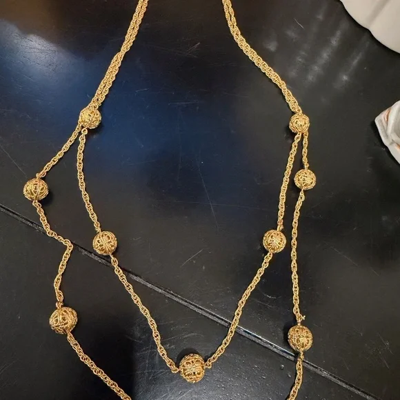 Vintage Gold Filagree Balls Layered Necklace - Picture 7 of 8